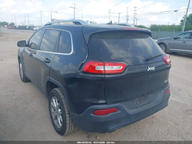 1C4PJLCB5GW282184 Jeep Cherokee Latitude