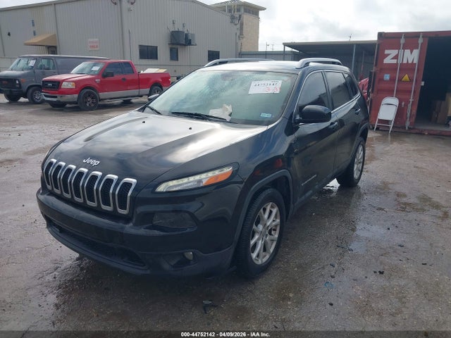 1C4PJLCB5GW282184 Jeep Cherokee Latitude