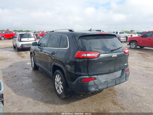 1C4PJLCB5GW282184 Jeep Cherokee Latitude