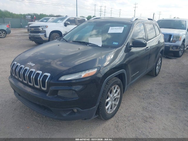 1C4PJLCB5GW282184 Jeep Cherokee Latitude