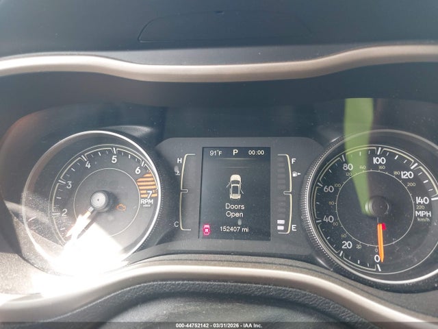 1C4PJLCB5GW282184 Jeep Cherokee Latitude