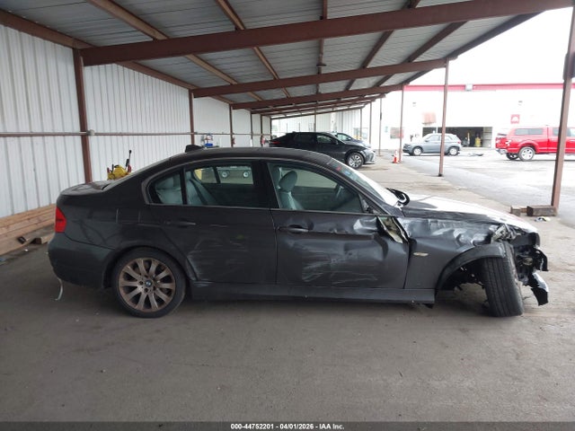 2006 Bmw 330i მანქანა იყიდება აუქციონზე, vin: WBAVB335X6KS33564, აუქციონის ნომერი: 44752201