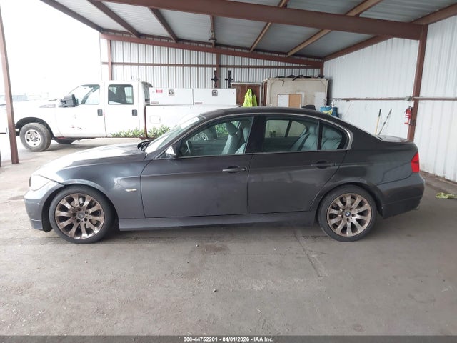 2006 Bmw 330i მანქანა იყიდება აუქციონზე, vin: WBAVB335X6KS33564, აუქციონის ნომერი: 44752201