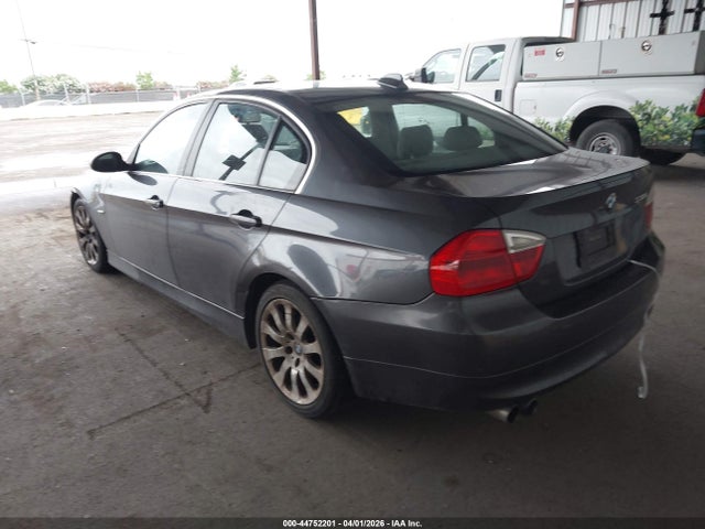2006 Bmw 330i მანქანა იყიდება აუქციონზე, vin: WBAVB335X6KS33564, აუქციონის ნომერი: 44752201