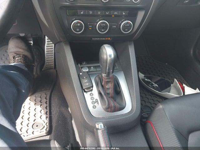 3VW4T7AJ7EM307059 Volkswagen Jetta Gli Edition 30 W/nav