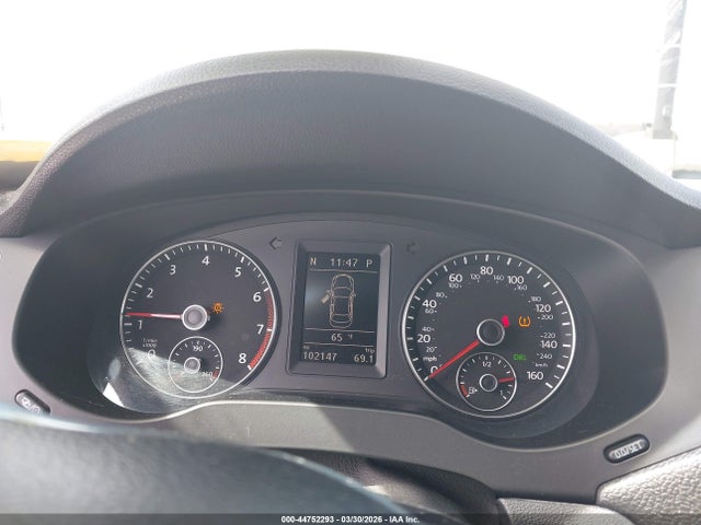 3VW4T7AJ7EM307059 Volkswagen Jetta Gli Edition 30 W/nav