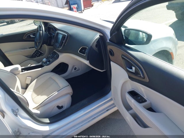 2015 CHRYSLER 200 1C3CCCCG3FN672939 Photo 4