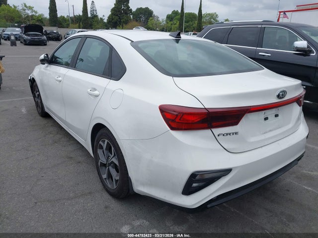 3KPF24AD1KE067472 KIA Forte Lxs