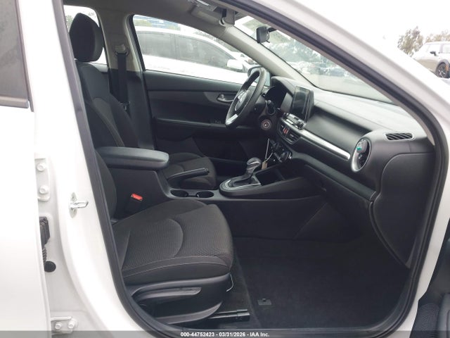 3KPF24AD1KE067472 KIA Forte Lxs