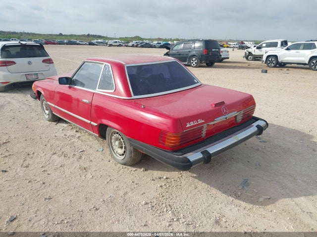 44752428 :رقم المزاد ، 10704210008929 vin ، 1980 Mercedes 280sl مزاد بيع