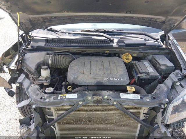 Продажа на аукционе авто 2015 Chrysler Town & Country S, vin: 2C4RC1HG0FR583271, номер лота: 44752487