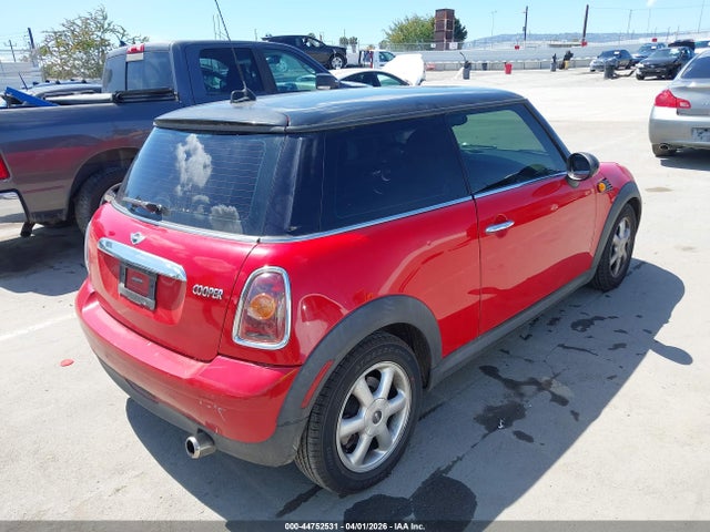 2010 MINI COOPER WMWMF3C53ATZ64498 Photo 3
