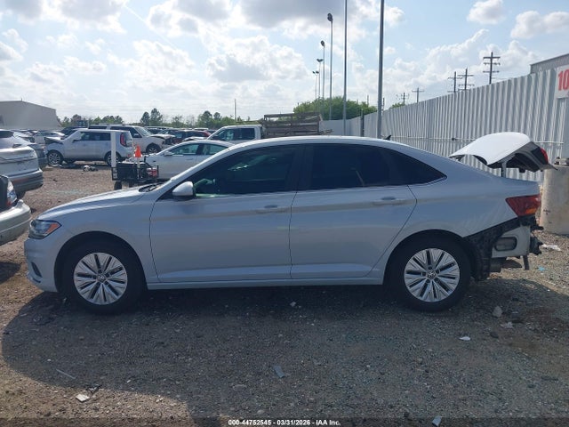 Продаж на аукціоні авто 2019 Volkswagen Jetta 1.4t R-line/1.4t S/1.4t Se, vin: 3VWCB7BU1KM131175, номер лоту: 44752545