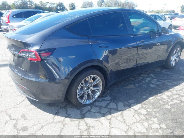 2024 Tesla Model Y Long Range Dual Motor All-wheel Drive მანქანა იყიდება აუქციონზე, vin: 7SAYGDEE8RA218969, აუქციონის ნომერი: 44752559