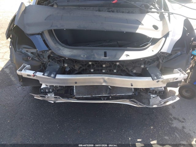 2024 Tesla Model Y Long Range Dual Motor All-wheel Drive მანქანა იყიდება აუქციონზე, vin: 7SAYGDEE8RA218969, აუქციონის ნომერი: 44752559