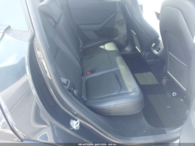 2024 Tesla Model Y Long Range Dual Motor All-wheel Drive მანქანა იყიდება აუქციონზე, vin: 7SAYGDEE8RA218969, აუქციონის ნომერი: 44752559