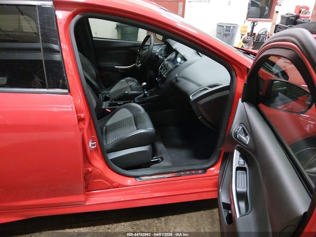 1FADP3L95HL233915 Ford FOCUS ST