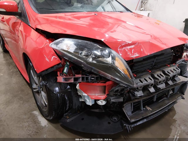1FADP3L95HL233915 Ford FOCUS ST