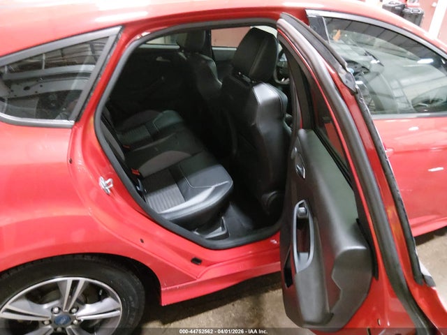 1FADP3L95HL233915 Ford FOCUS ST