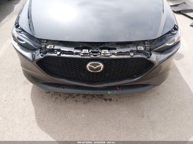 JM1BPAKM1P1614568 Mazda Mazda3 2.5 S Select