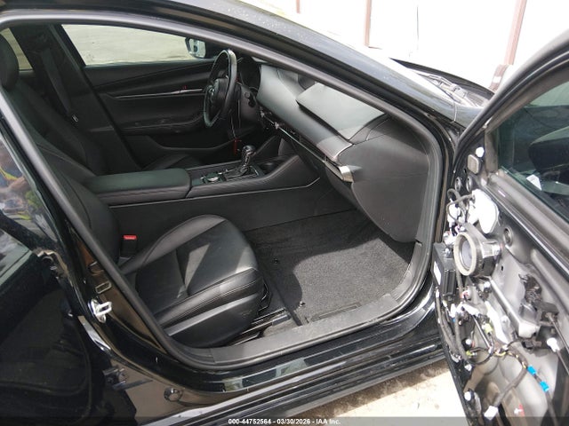 JM1BPAKM1P1614568 Mazda Mazda3 2.5 S Select