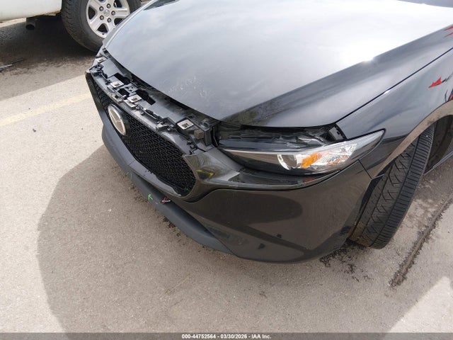 JM1BPAKM1P1614568 Mazda Mazda3 2.5 S Select