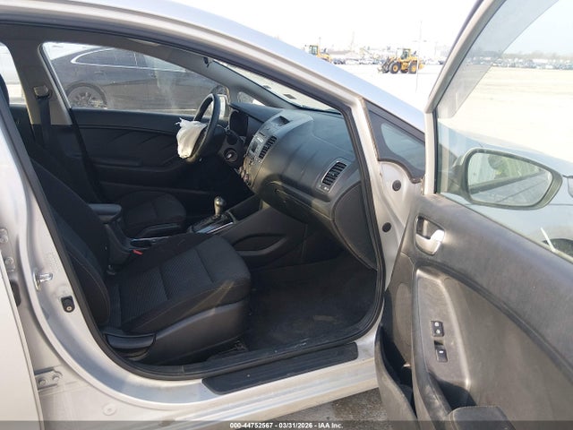 44752567 :رقم المزاد ، 3KPFK4A73HE026375 vin ، 2017 Kia Forte Lx مزاد بيع