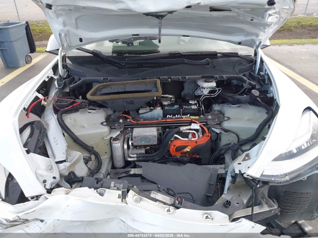 2021 Tesla Model Y Long Range Dual Motor All-wheel Drive მანქანა იყიდება აუქციონზე, vin: 5YJYGDEE9MF062885, აუქციონის ნომერი: 44752574