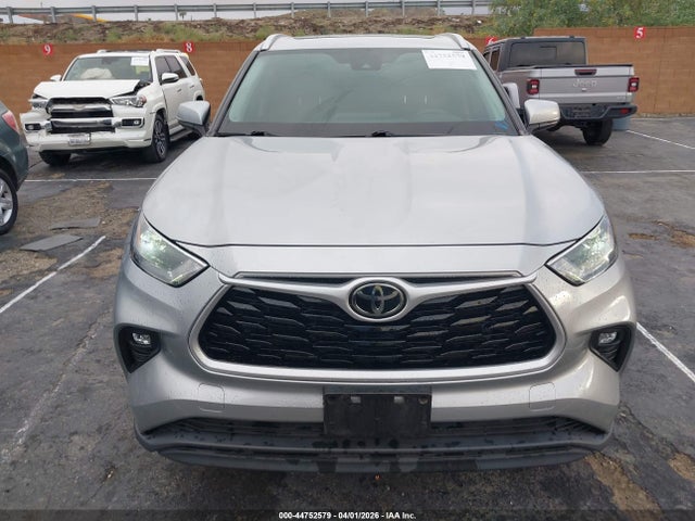 5TDHZRAH6NS120245 Toyota Highlander Xle