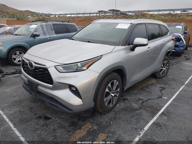 5TDHZRAH6NS120245 Toyota Highlander Xle