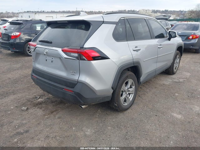 2T3P1RFV0SW613592 Toyota Rav4 Xle