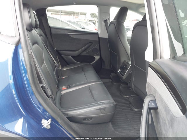 7SAYGDED7TF405945 Tesla Model Y