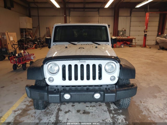 44752672 :رقم المزاد ، 1C4BJWDG9FL576435 vin ، 2015 Jeep Wrangler Unlimited Sport مزاد بيع