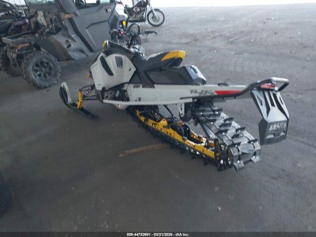 Ski-Doo Backcountry 850 2023 2BPSUGPD6PV000042 Image 3
