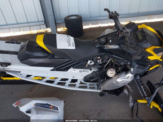 Ski-Doo Backcountry 850 2023 2BPSUGPD6PV000042 Image 5