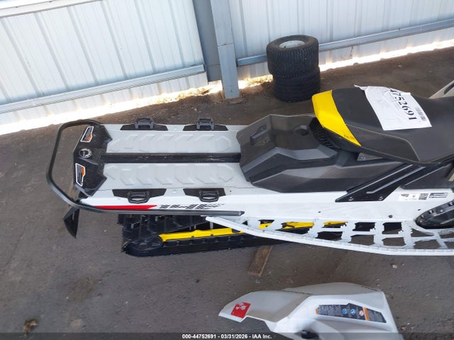 Ski-Doo Backcountry 850 2023 2BPSUGPD6PV000042 Image 8