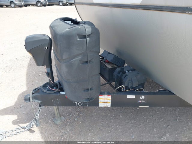 4YDT34T29LV502924 Keystone Cougar 34&#039; Bumper Pull Travel Trailer