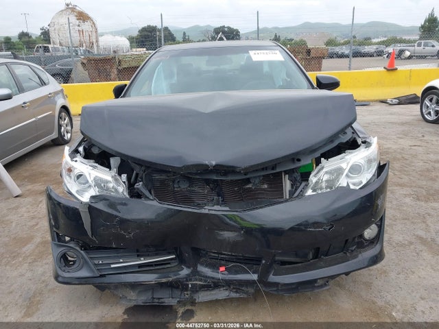 4T1BF1FK8EU426049 Toyota CAMRY SE