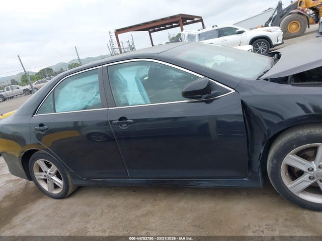 4T1BF1FK8EU426049 Toyota CAMRY SE