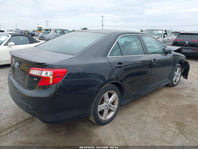 4T1BF1FK8EU426049 Toyota CAMRY SE