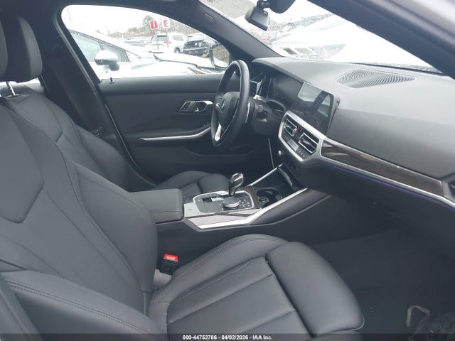 44752786 :رقم المزاد ، 3MW5R7J08L8B16847 vin ، 2020 Bmw 330i Xdrive مزاد بيع