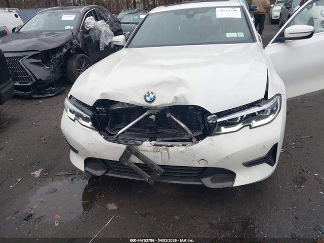 44752786 :رقم المزاد ، 3MW5R7J08L8B16847 vin ، 2020 Bmw 330i Xdrive مزاد بيع