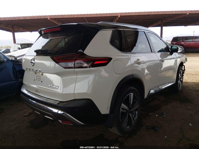 JN8AT3DC5MW104735 Nissan Rogue Platinum Fwd
