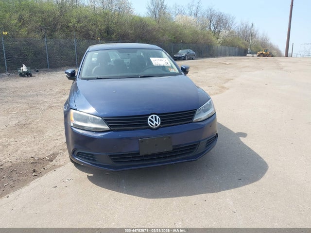 2011 Volkswagen Jetta 2.5l Se მანქანა იყიდება აუქციონზე, vin: 3VWDZ7AJ8BM013941, აუქციონის ნომერი: 44752871