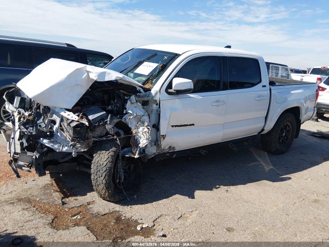 2021 Toyota Tacoma Sr5 V6 მანქანა იყიდება აუქციონზე, vin: 5TFCZ5AN7MX246163, აუქციონის ნომერი: 44752876