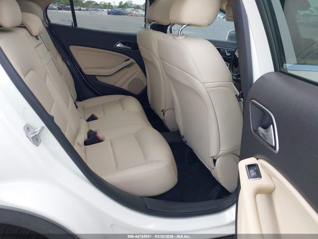 44752951 :رقم المزاد ، WDCTG4GB0JJ413243 vin ، 2018 Mercedes-benz Gla 250 4matic مزاد بيع
