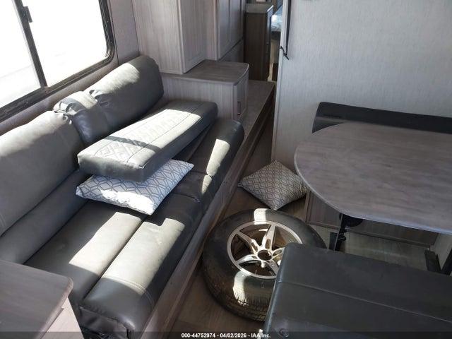 2020 Coachmen Freedom Express მანქანა იყიდება აუქციონზე, vin: 5ZT2FEPB9LW011722, აუქციონის ნომერი: 44752974