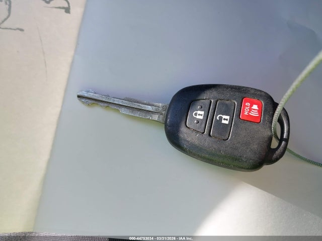 2014 TOYOTA PRIUS C JTDKDTB39E1068126 Photo 10
