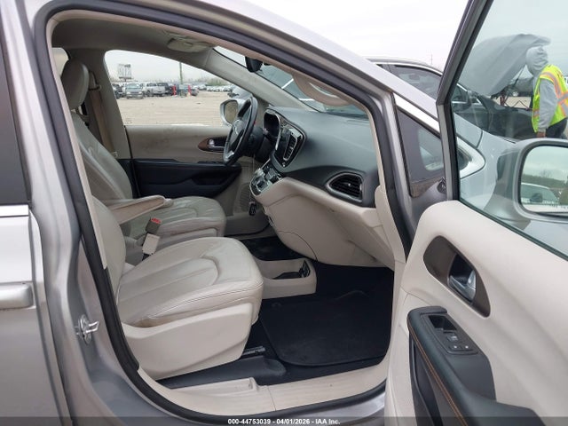 44753039 :رقم المزاد ، 2C4RC1BG9HR507754 vin ، 2017 Chrysler Pacifica Touring-l مزاد بيع