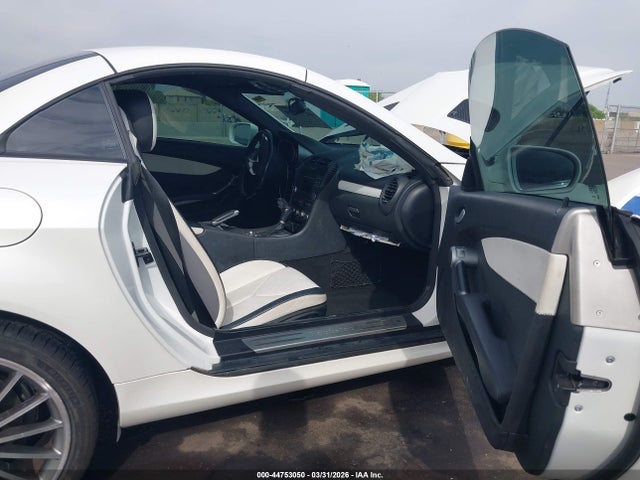 2010 Mercedes-benz Slk 300 მანქანა იყიდება აუქციონზე, vin: WDBWK5EA5AF225515, აუქციონის ნომერი: 44753050